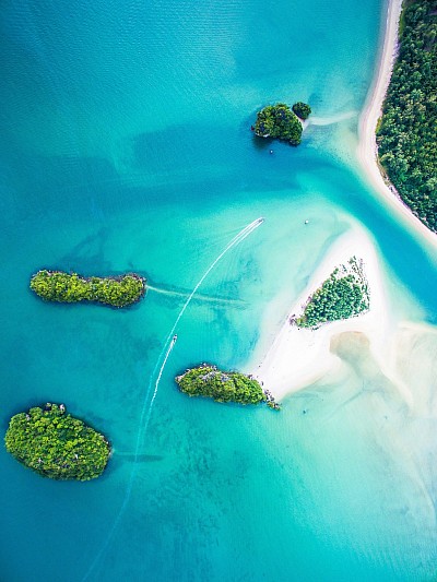 beautiful blue ocean with beach