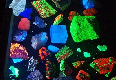 uv reactive rocks