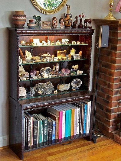 Home decor (bookshelf full of crystals)